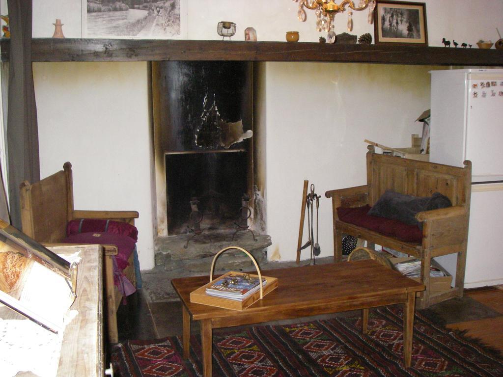 La Maison Bleue La Cabanasse المظهر الخارجي الصورة
